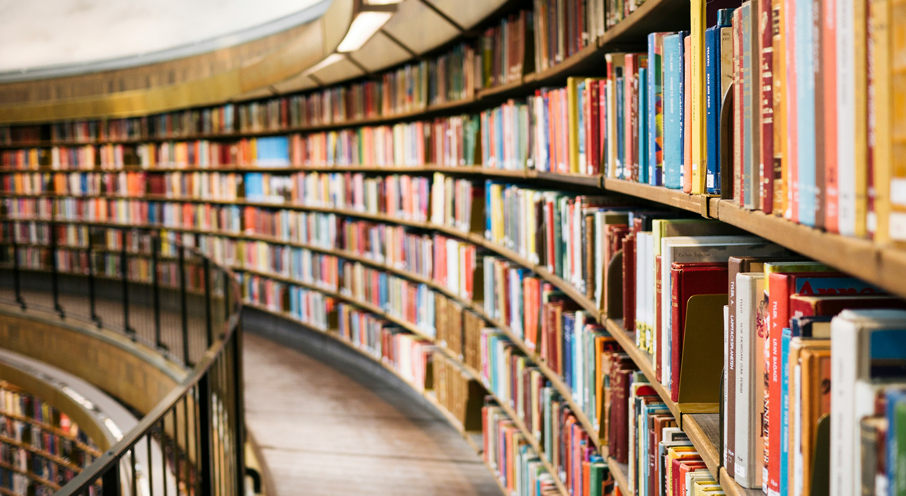 Спрос на электронные книги в СПб вырос на 60%