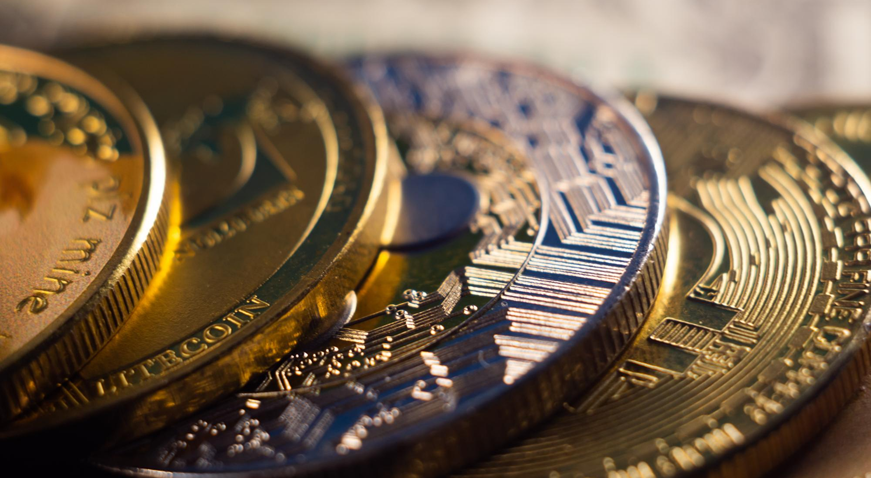 Криптовалютный рынок потерял почти 50% капитализации