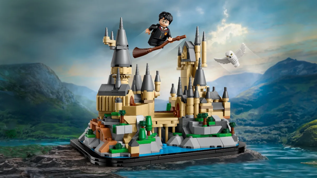 LEGO представила мини-версию замка Хогвартс из 700 деталей