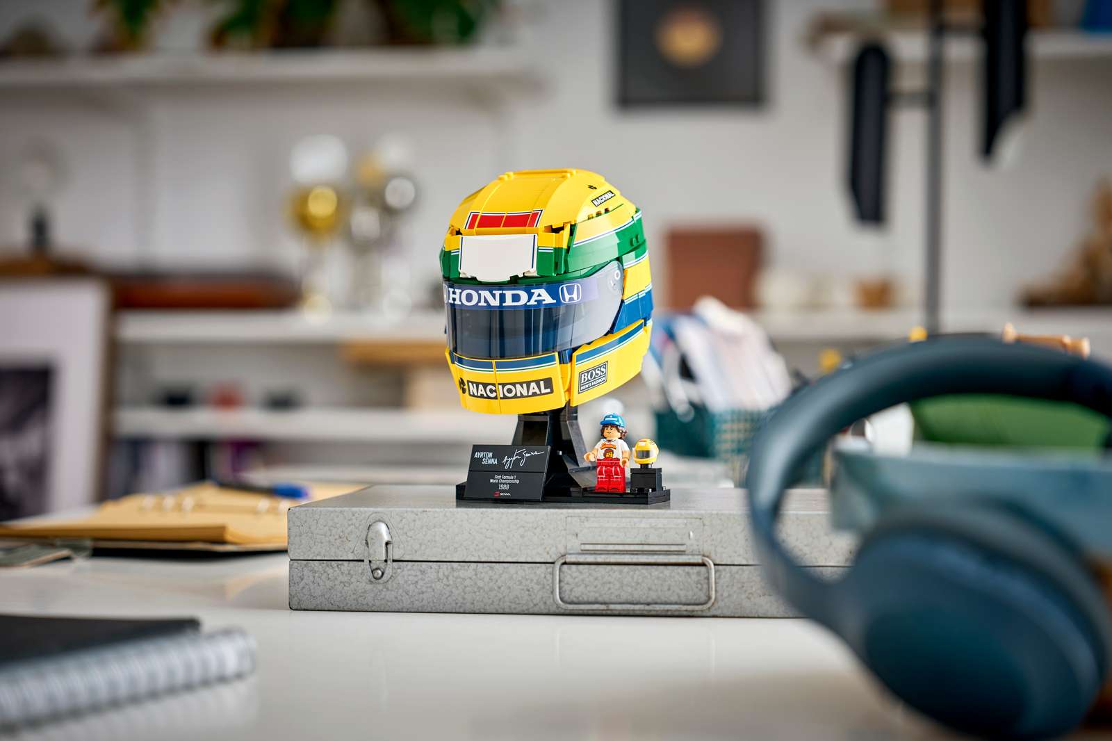 LEGO представила шлем Айртона Сенны за $89,99