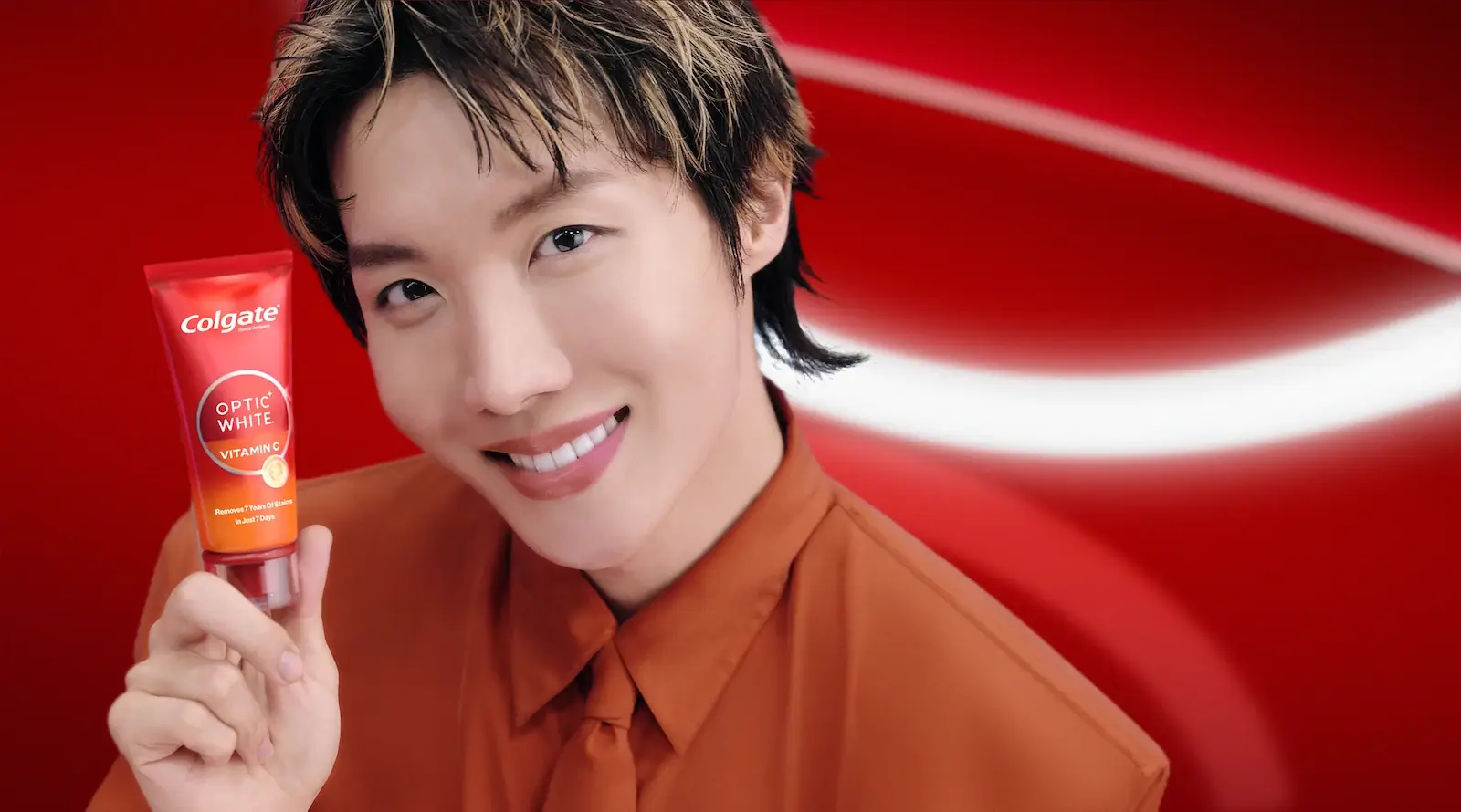 j-hope из BTS снялся в рекламе Optic White Vitamin C от Colgate